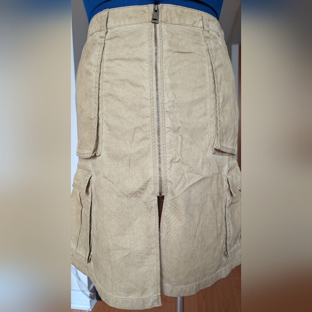 Divided Beige Cargo Skirt with Front Zipper